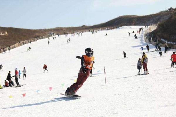 2023济南雪野滑雪场旅游攻略 - 门票价格 - 优惠政策 - 开放时间 - 简介 - 交通 - 美食 - 地址 - 电话 - 天气