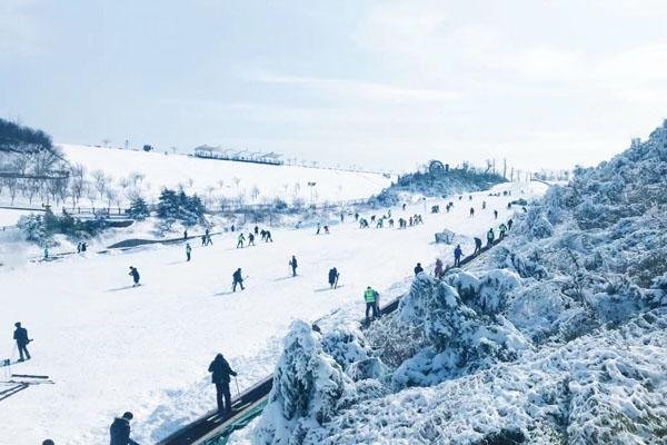 安吉江南天池滑雪场在哪怎么去