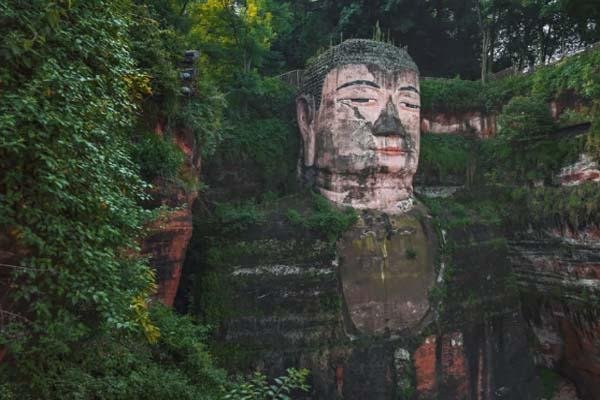 乐山大佛 乐山旅游攻略