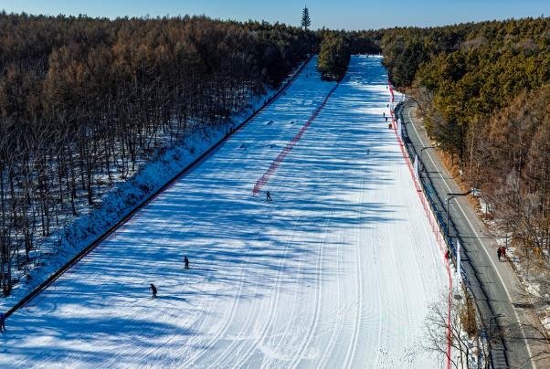 第一次滑雪需要准备哪些东西 有哪些滑雪场适合新手