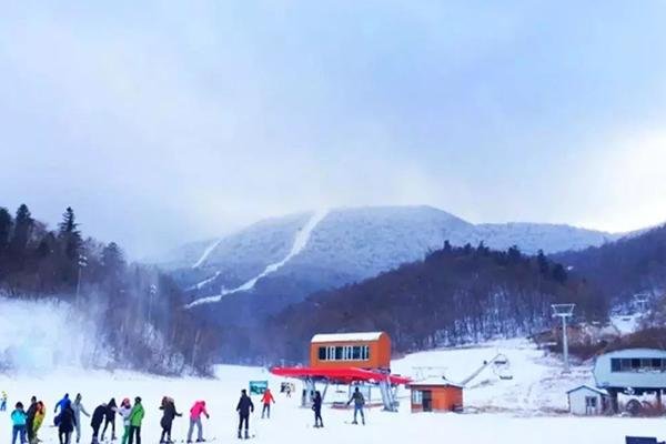 哈尔滨周边滑雪场哪个最好 滑雪场地址交通及门票