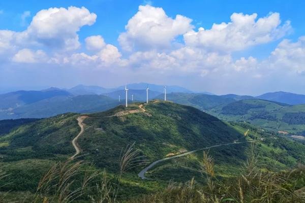 东阳适合爬山的风景区