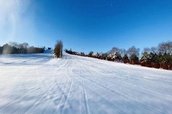 河北哪里滑雪好 这18个滑雪最好的地方不要错过