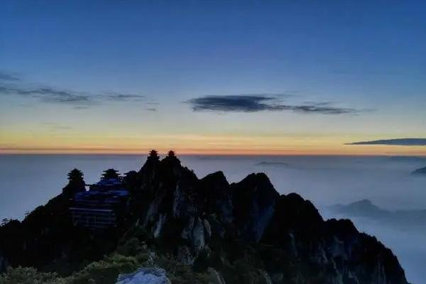 2022老君山夜爬几点上山