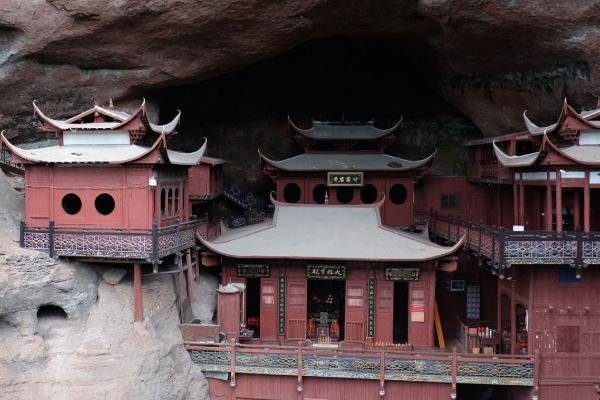 2023甘露岩寺旅游攻略 - 门票价格 - 交通天气 - 景点介绍 - 地址 - 交通 - 开放时间 - 电话