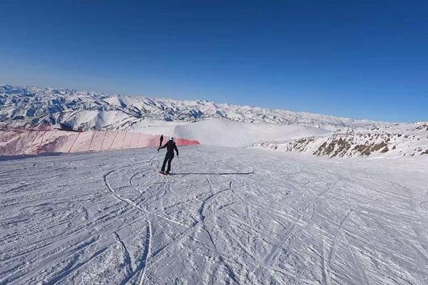 2023新疆可可托海滑雪场旅游攻略 - 开放时间 - 门票价格 - 雪道图?-?简介?-?交通?-?地址?-?电话?-?天气