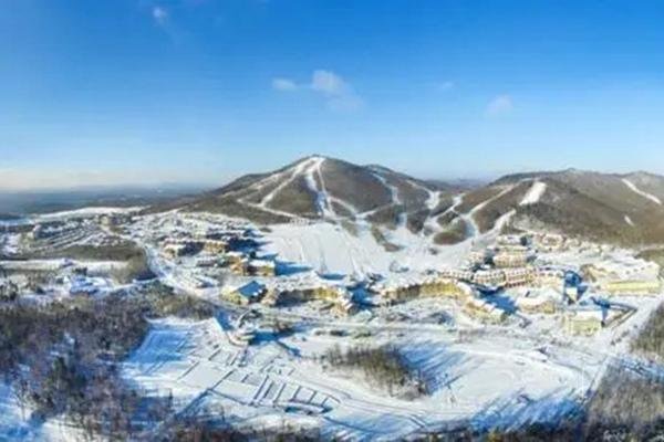 巴山大峡谷罗盘顶滑雪场游玩攻略