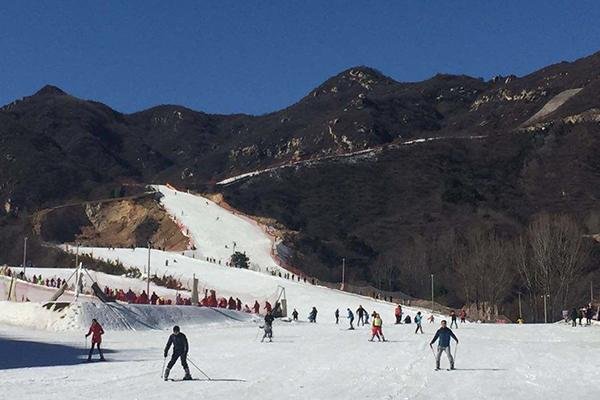 北京滑雪场哪个适合初学者 滑雪场营业时间及交通